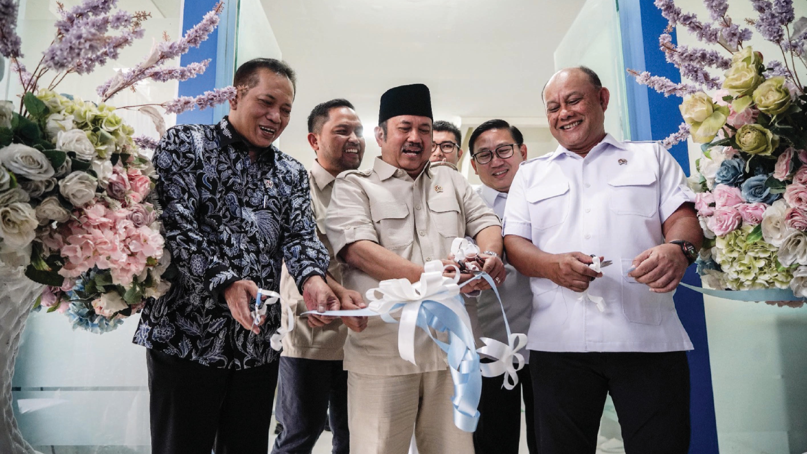 picture-Susu Menu Favorit MBG! Kepala BGN Bireuen Launching Rumah Susu