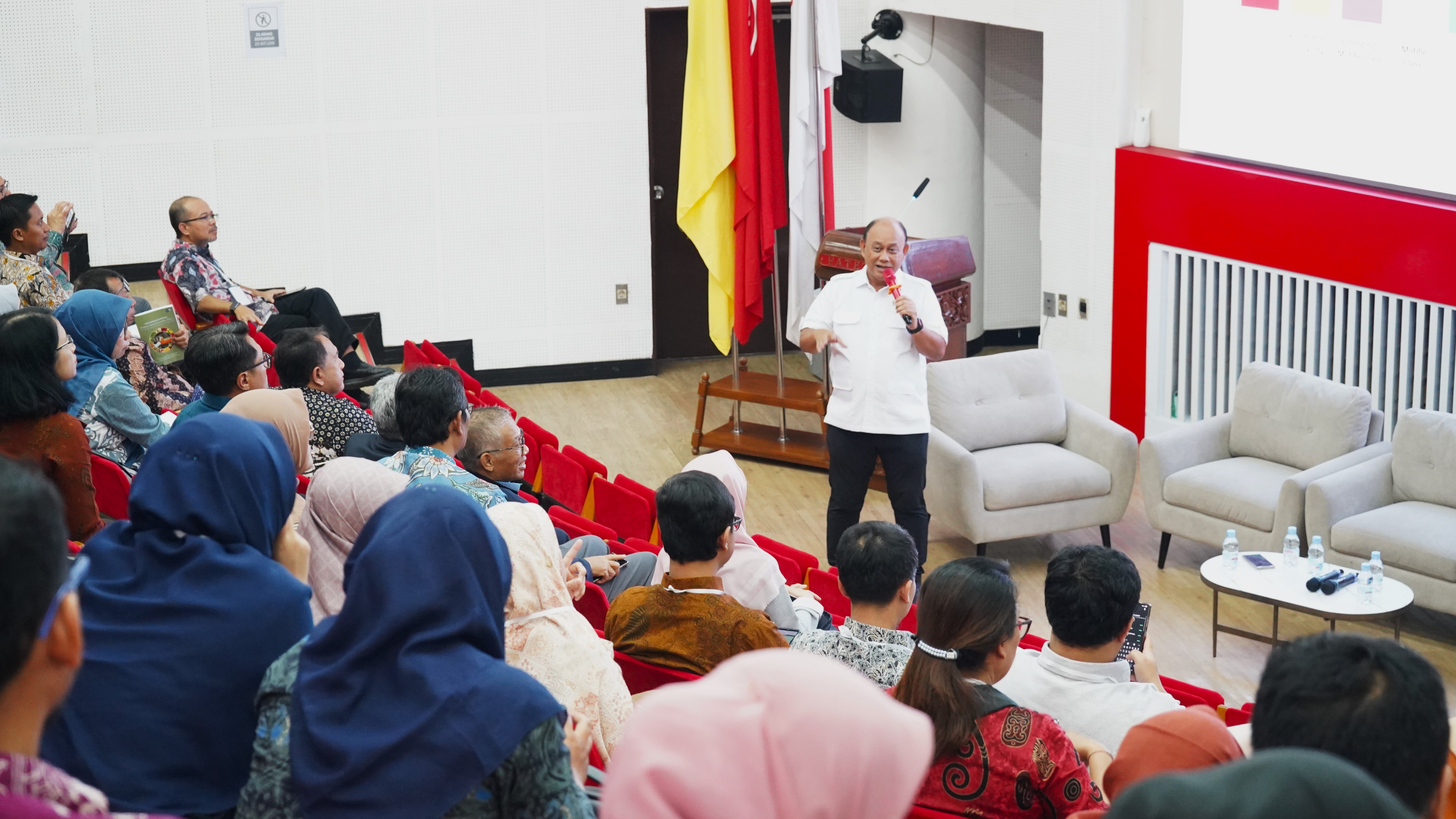 Kabadan BGN Bireuen Hadiri Seminar Nasional dan Pertemuan Forum Komunikasi Perguran Tinggi Teknologi Pertanian Indonesia Kebijakan Nasional dan Tantangan 